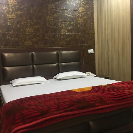 Hotel New Fiza Jammu Exterior foto
