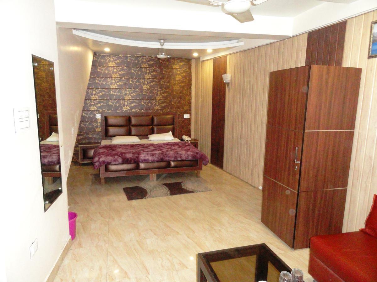 Hotel New Fiza Jammu Exterior foto