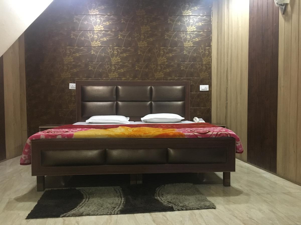 Hotel New Fiza Jammu Exterior foto