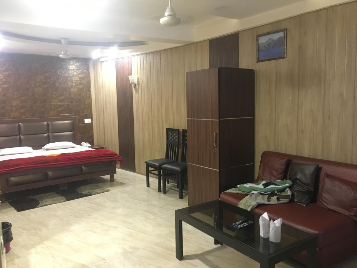 Hotel New Fiza Jammu Exterior foto
