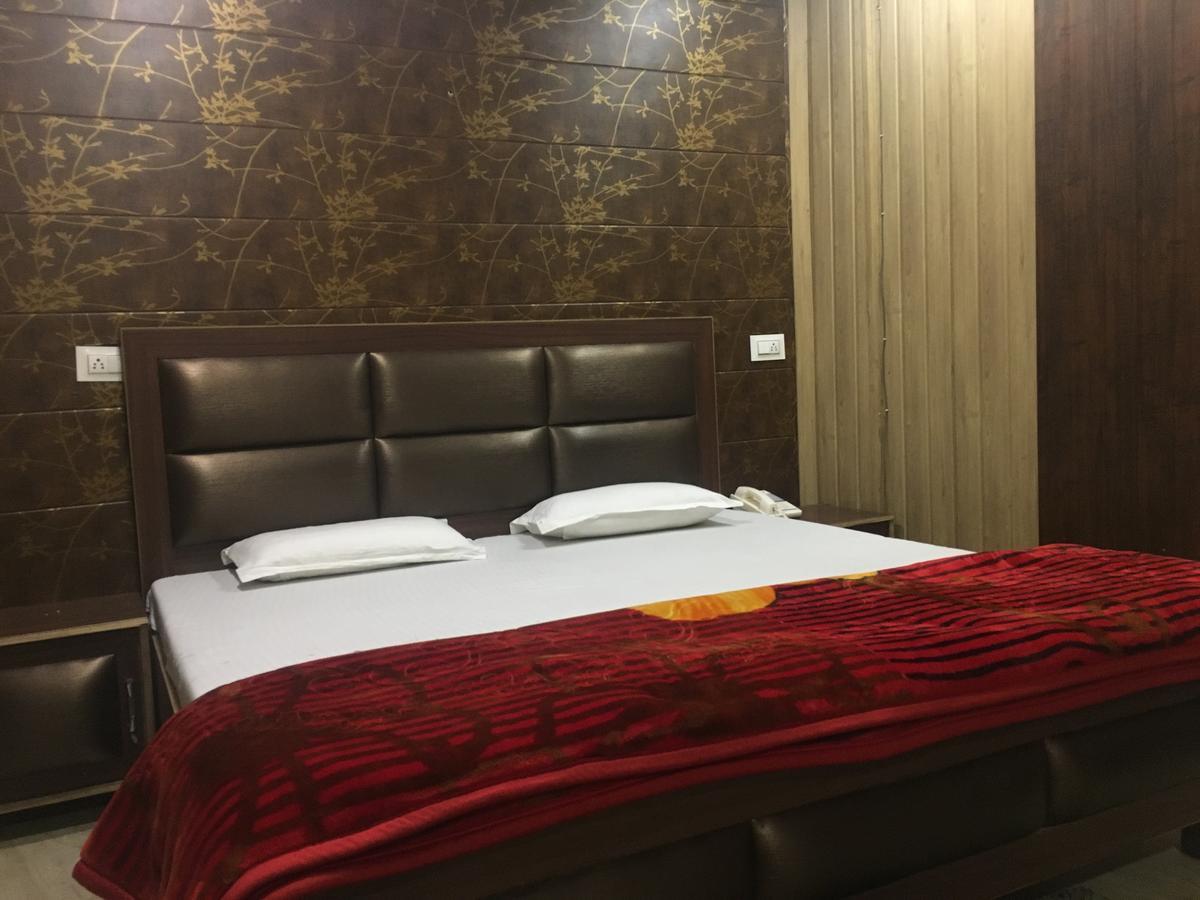 Hotel New Fiza Jammu Exterior foto
