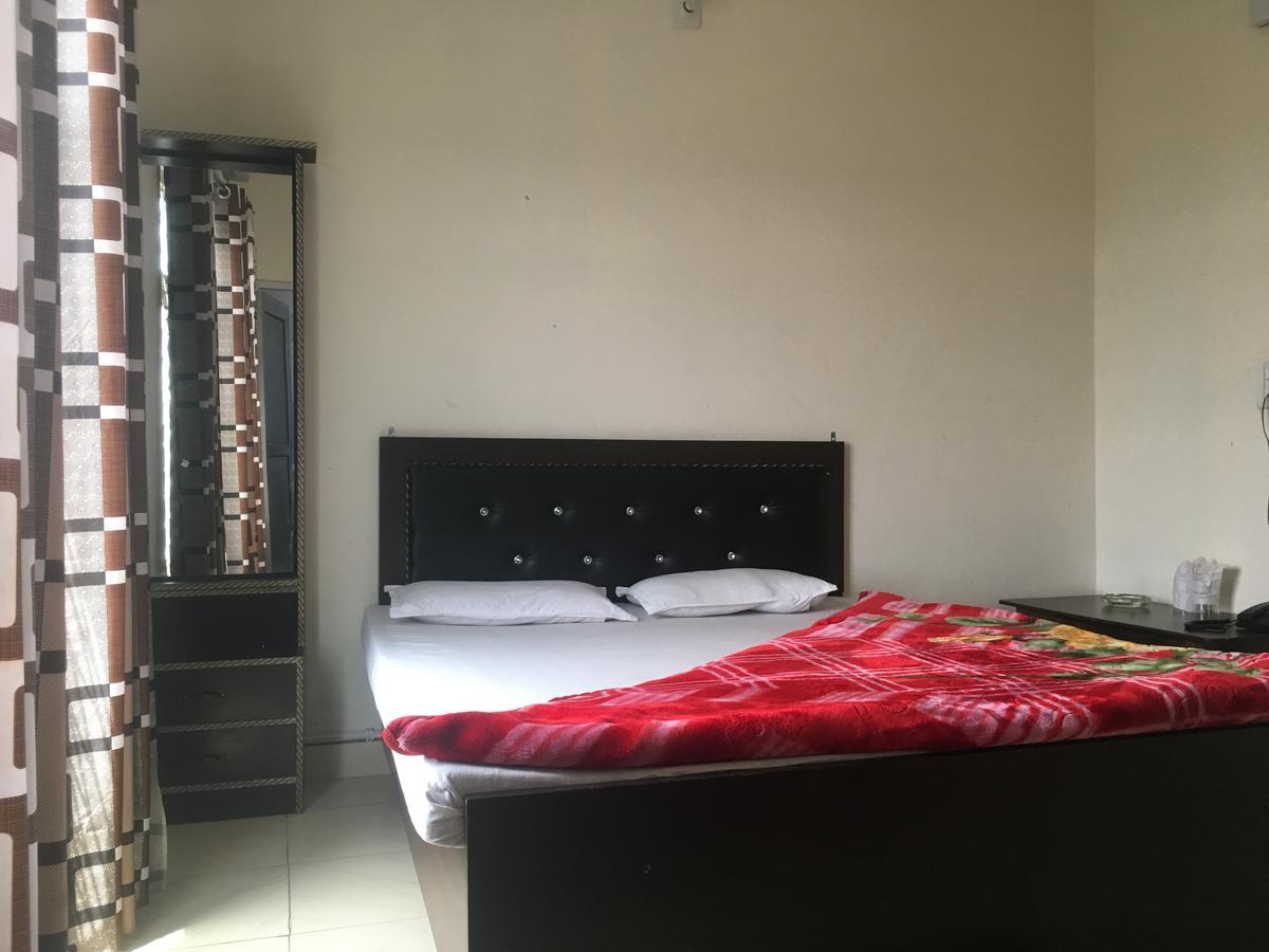 Hotel New Fiza Jammu Exterior foto
