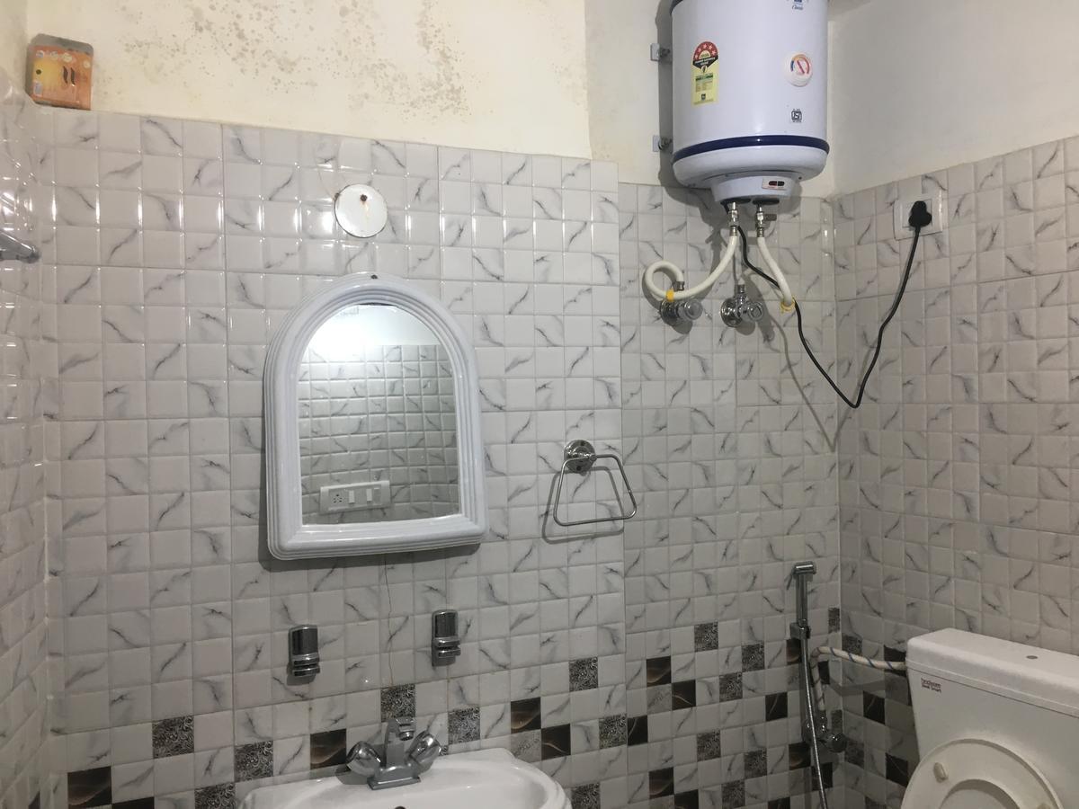 Hotel New Fiza Jammu Exterior foto