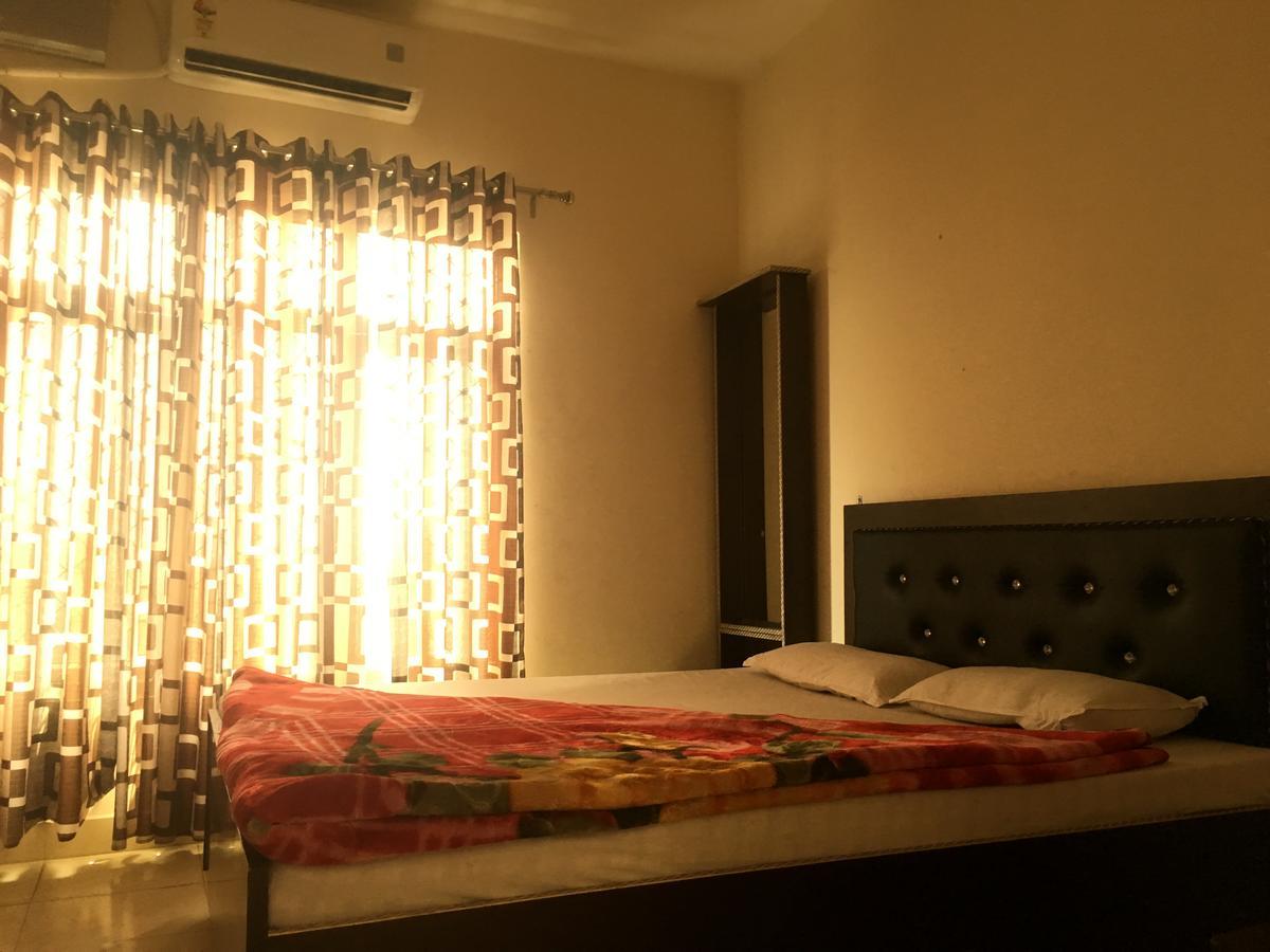 Hotel New Fiza Jammu Exterior foto