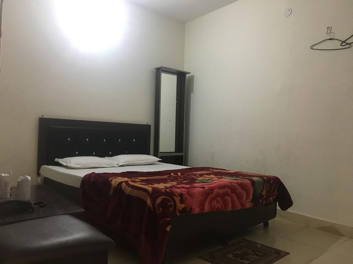 Hotel New Fiza Jammu Exterior foto