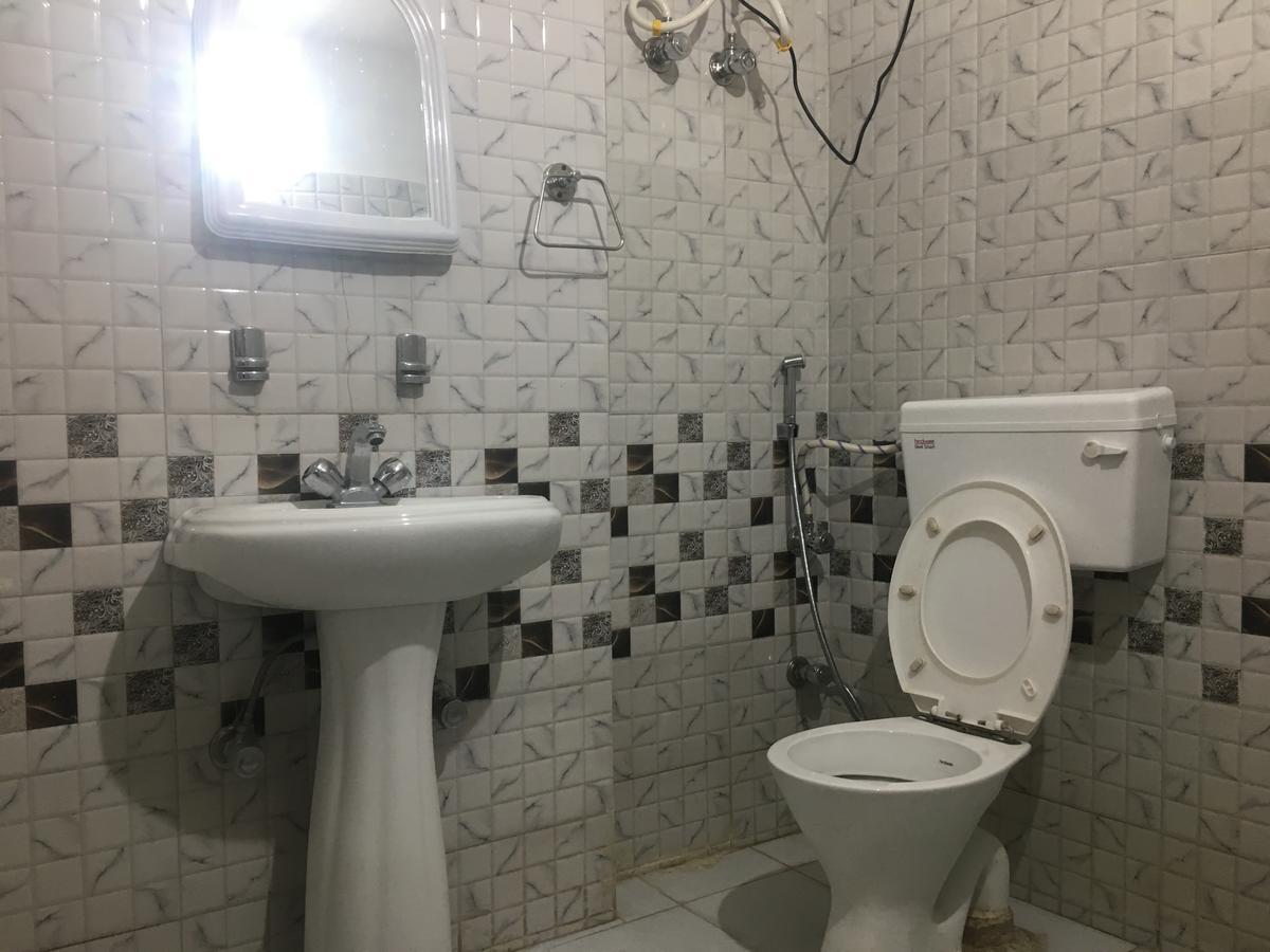 Hotel New Fiza Jammu Exterior foto