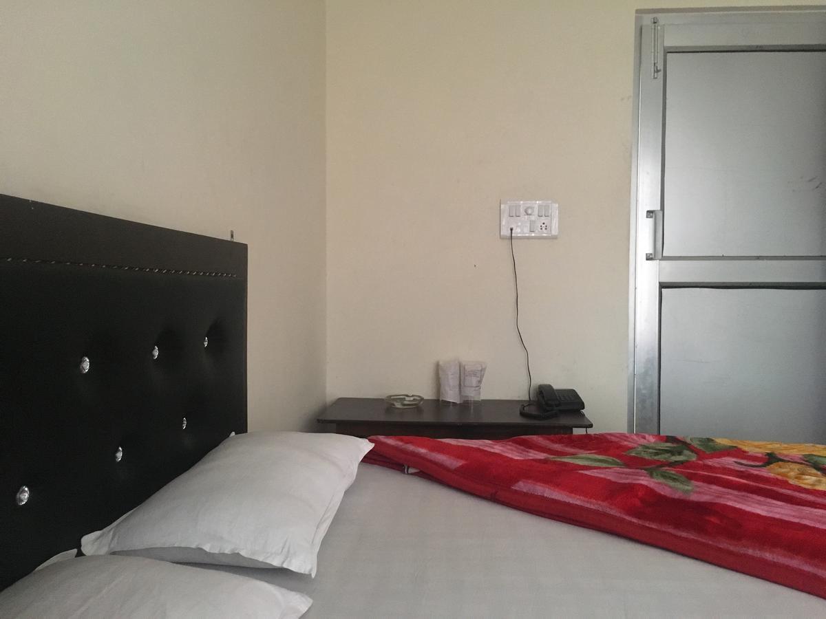 Hotel New Fiza Jammu Exterior foto