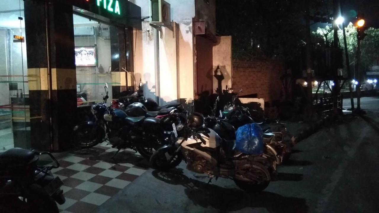 Hotel New Fiza Jammu Exterior foto